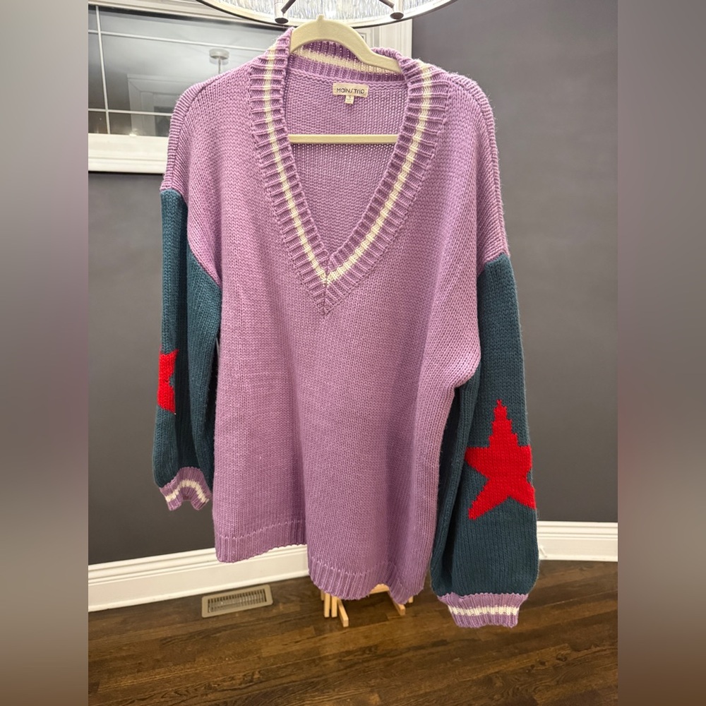 Lavender V-Neck Sweater with Star Sleeves